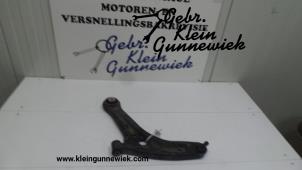 Gebruikte Draagarm onder links-voor Ford Fiesta Prijs € 55,00 Margeregeling aangeboden door Gebr.Klein Gunnewiek Ho.BV