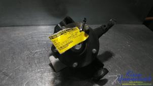 Gebruikte Fusee links-voor Ford Focus Prijs € 65,00 Margeregeling aangeboden door Klein Gunnewiek Autodemontage & Motorentechniek