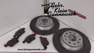 Gebruikte Remschijf + blok achter Volkswagen Tiguan Prijs € 75,00 Margeregeling aangeboden door Gebr.Klein Gunnewiek Ho.BV