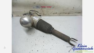 Gebruikte Achterpoot rechts Volkswagen Phaeton Prijs € 150,00 Margeregeling aangeboden door Klein Gunnewiek Autodemontage & Motorentechniek