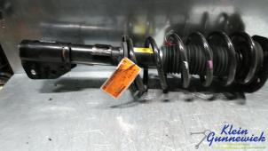 Gebruikte Schokdemperpoot rechts-voor Chevrolet Captiva Prijs € 45,00 Margeregeling aangeboden door Klein Gunnewiek Autodemontage & Motorentechniek