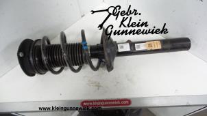 Gebruikte Veerpoot links-voor Volkswagen Golf Prijs € 85,00 Margeregeling aangeboden door Gebr.Klein Gunnewiek Ho.BV