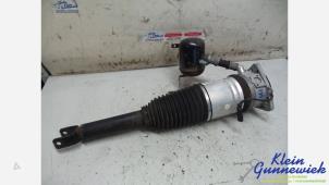 Gebruikte Achterpoot links Audi A8 Prijs € 95,00 Margeregeling aangeboden door Klein Gunnewiek Autodemontage & Motorentechniek