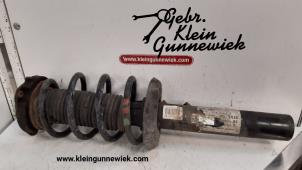 Gebruikte Veerpoot links-voor Volkswagen Tiguan Prijs € 50,00 Margeregeling aangeboden door Gebr.Klein Gunnewiek Ho.BV