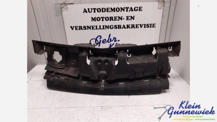 Gebruikte Frontpaneel Renault Kangoo Prijs € 100,00 Margeregeling aangeboden door Klein Gunnewiek Autodemontage & Motorentechniek