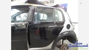 Gebruikte Portier 4Deurs links-achter Smart Forfour Prijs € 65,00 Margeregeling aangeboden door Klein Gunnewiek Autodemontage & Motorentechniek