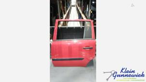 Gebruikte Deur 4Deurs links-achter Opel Zafira Prijs € 40,00 Margeregeling aangeboden door Klein Gunnewiek Autodemontage & Motorentechniek