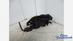 Gebruikte Motorkap Scharnier Ford C-Max Prijs € 45,00 Margeregeling aangeboden door Klein Gunnewiek Autodemontage & Motorentechniek