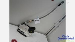 Gebruikte Deurslot Mechaniek 4Deurs links-achter Volkswagen Passat Prijs € 35,00 Margeregeling aangeboden door Klein Gunnewiek Autodemontage & Motorentechniek