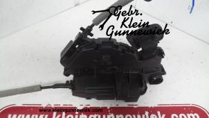 Gebruikte Portierslot Mechaniek 2Deurs links Volkswagen Caddy Prijs € 35,00 Margeregeling aangeboden door Gebr.Klein Gunnewiek Ho.BV