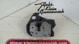 Gebruikte Deurslot Mechaniek 4Deurs links-achter Volkswagen Sharan Prijs € 40,00 Margeregeling aangeboden door Gebr.Klein Gunnewiek Ho.BV
