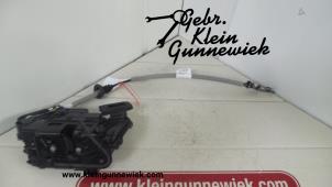 Gebruikte Deurslot Mechaniek 4Deurs rechts-achter Volkswagen Tiguan Prijs € 35,00 Margeregeling aangeboden door Gebr.Klein Gunnewiek Ho.BV