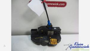 Gebruikte Slotmechaniek Portier 4Deurs rechts-voor Opel Astra Prijs € 35,00 Margeregeling aangeboden door Klein Gunnewiek Autodemontage & Motorentechniek