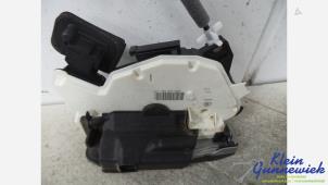 Gebruikte Deurslot Mechaniek 4Deurs rechts-voor Volkswagen E-Golf Prijs € 25,00 Margeregeling aangeboden door Klein Gunnewiek Autodemontage & Motorentechniek