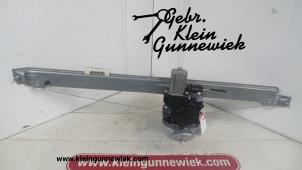 Gebruikte Raammotor Portier Renault Trafic Prijs € 75,00 Margeregeling aangeboden door Gebr.Klein Gunnewiek Ho.BV
