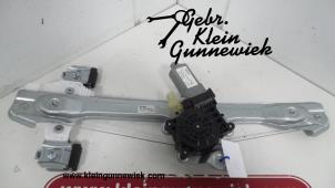 Gebruikte Raammotor Portier Opel Karl Prijs € 65,00 Margeregeling aangeboden door Gebr.Klein Gunnewiek Ho.BV