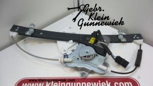 Gebruikte Raammotor Portier Opel Antara Prijs € 50,00 Margeregeling aangeboden door Gebr.Klein Gunnewiek Ho.BV