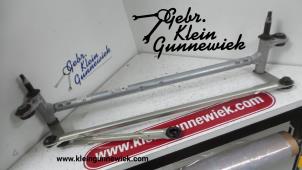 Gebruikte Ruitenwis Mechaniek Volkswagen T-Roc Prijs € 55,00 Margeregeling aangeboden door Gebr.Klein Gunnewiek Ho.BV