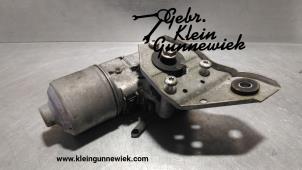 Gebruikte Ruitenwissermotor voor Renault Twingo Prijs € 30,00 Margeregeling aangeboden door Gebr.Klein Gunnewiek Ho.BV