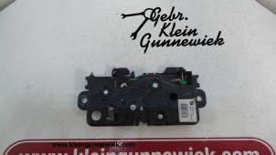 Gebruikte Achterklep Slotmechaniek BMW 7-Serie Prijs € 40,00 Margeregeling aangeboden door Gebr.Klein Gunnewiek Ho.BV