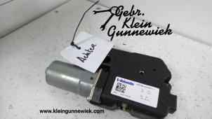 Gebruikte Schuifdak Motor Volkswagen T-Roc Prijs € 95,00 Margeregeling aangeboden door Gebr.Klein Gunnewiek Ho.BV