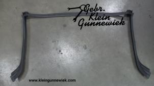 Gebruikte Rubbers voorruit Volkswagen Golf Prijs € 45,00 Margeregeling aangeboden door Gebr.Klein Gunnewiek Ho.BV