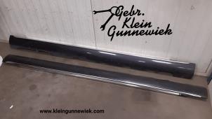 Gebruikte Sideskirt links Audi A8 Prijs € 200,00 Margeregeling aangeboden door Gebr.Klein Gunnewiek Ho.BV