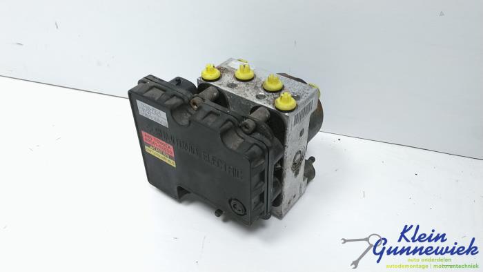 ABS Pomp van een Toyota Yaris 1999