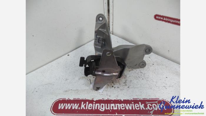 Gebruikte Motorsteun Volkswagen Amarok Prijs € 20,00 Margeregeling aangeboden door Klein Gunnewiek Autodemontage & Motorentechniek