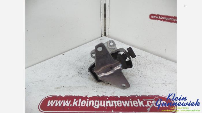 Gebruikte Motorsteun Volkswagen Amarok Prijs € 20,00 Margeregeling aangeboden door Klein Gunnewiek Autodemontage & Motorentechniek