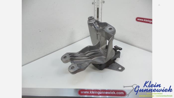 Gebruikte Motorsteun Volkswagen Amarok Prijs € 20,00 Margeregeling aangeboden door Klein Gunnewiek Autodemontage & Motorentechniek