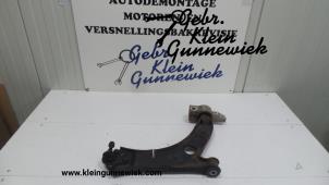 Gebruikte Draagarm onder rechts-voor Volkswagen Golf Prijs € 35,00 Margeregeling aangeboden door Gebr.Klein Gunnewiek Ho.BV