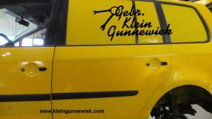 Gebruikte Portier 4Deurs links-achter Volkswagen Touran Prijs € 100,00 Margeregeling aangeboden door Gebr.Klein Gunnewiek Ho.BV