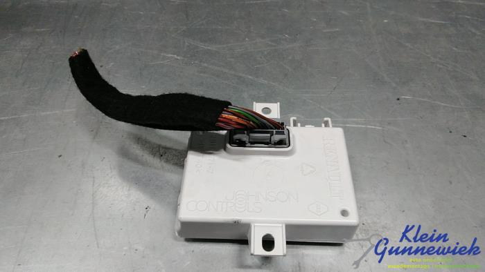 Gebruikte Computer Diversen Renault Master Prijs € 15,00 Margeregeling aangeboden door Klein Gunnewiek Autodemontage & Motorentechniek