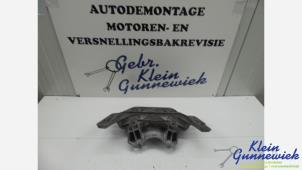 Gebruikte Versnellingsbak Steun BMW 5-Serie Prijs € 30,00 Margeregeling aangeboden door Klein Gunnewiek Autodemontage & Motorentechniek