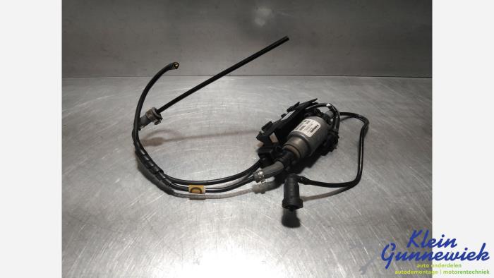 Gebruikte Tank element Pomp Volkswagen Touran Prijs € 82,00 Margeregeling aangeboden door Klein Gunnewiek Autodemontage & Motorentechniek
