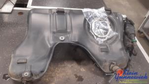 Gebruikte Tank BMW 3-Serie Prijs € 175,00 Margeregeling aangeboden door Klein Gunnewiek Autodemontage & Motorentechniek