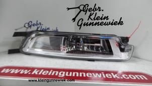 Gebruikte Mistlamp rechts-voor Volkswagen Passat Prijs € 45,00 Margeregeling aangeboden door Gebr.Klein Gunnewiek Ho.BV