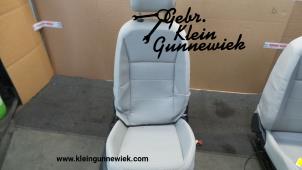 Gebruikte Voorstoel rechts Volkswagen Tiguan Prijs op aanvraag aangeboden door Gebr.Klein Gunnewiek Ho.BV