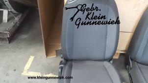 Gebruikte Stoel rechts Volkswagen Beetle Prijs op aanvraag aangeboden door Gebr.Klein Gunnewiek Ho.BV
