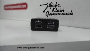 Gebruikte AUX/USB aansluiting BMW X1 Prijs € 25,00 Margeregeling aangeboden door Gebr.Klein Gunnewiek Ho.BV