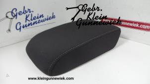 Gebruikte Armleuning Volkswagen Golf Prijs € 125,00 Margeregeling aangeboden door Gebr.Klein Gunnewiek Ho.BV