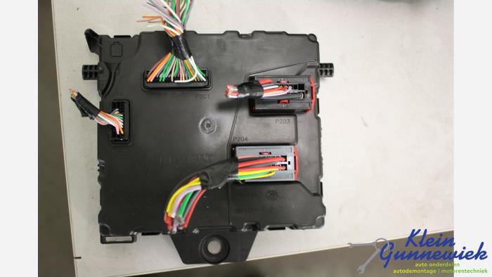 Gebruikte Module Bodycontrol Renault Kangoo Prijs € 44,00 Margeregeling aangeboden door Klein Gunnewiek Autodemontage & Motorentechniek