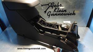 Gebruikte Armleuning Ford Kuga Prijs op aanvraag aangeboden door Gebr.Klein Gunnewiek Ho.BV