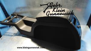 Gebruikte Armleuning Skoda Superb Prijs op aanvraag aangeboden door Gebr.Klein Gunnewiek Ho.BV