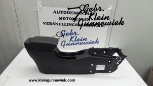 Gebruikte Armleuning Opel Astra Prijs op aanvraag aangeboden door Gebr.Klein Gunnewiek Ho.BV
