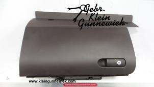 Gebruikte Dashboardkastje Volkswagen Touareg Prijs op aanvraag aangeboden door Gebr.Klein Gunnewiek Ho.BV