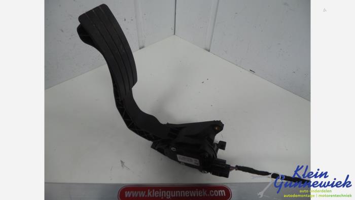 Gebruikte Sensor Gaspedaalpositie Dacia Duster Prijs € 45,00 Margeregeling aangeboden door Klein Gunnewiek Autodemontage & Motorentechniek