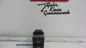 Gebruikte Handrem schakelaar Audi TT Prijs op aanvraag aangeboden door Gebr.Klein Gunnewiek Ho.BV
