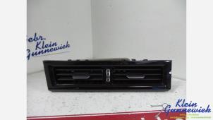 Gebruikte Luchtrooster Dashboard Volkswagen Touareg Prijs op aanvraag aangeboden door Klein Gunnewiek Autodemontage & Motorentechniek